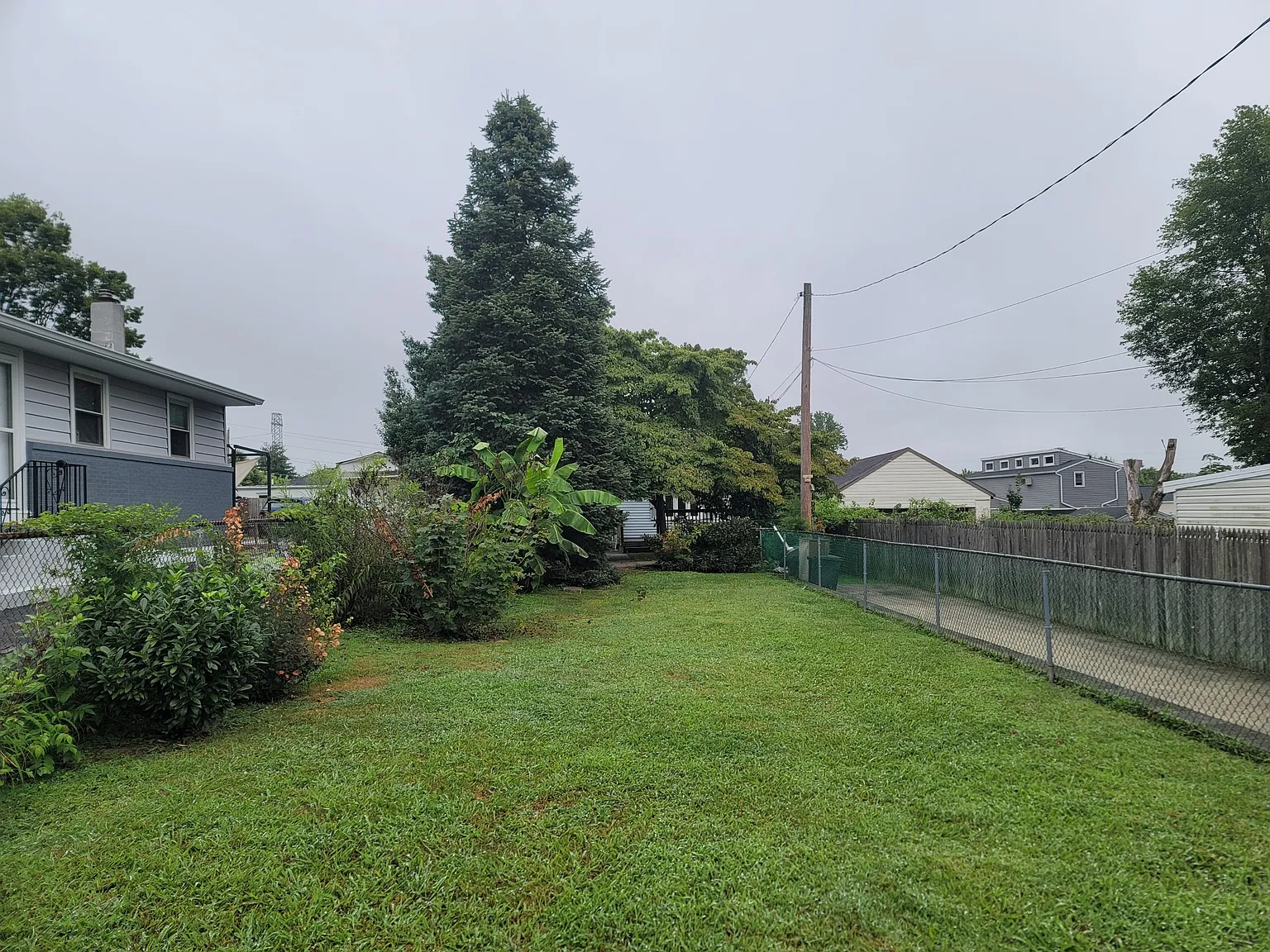 264 Roberts Avenue - 1 — Photo 4
