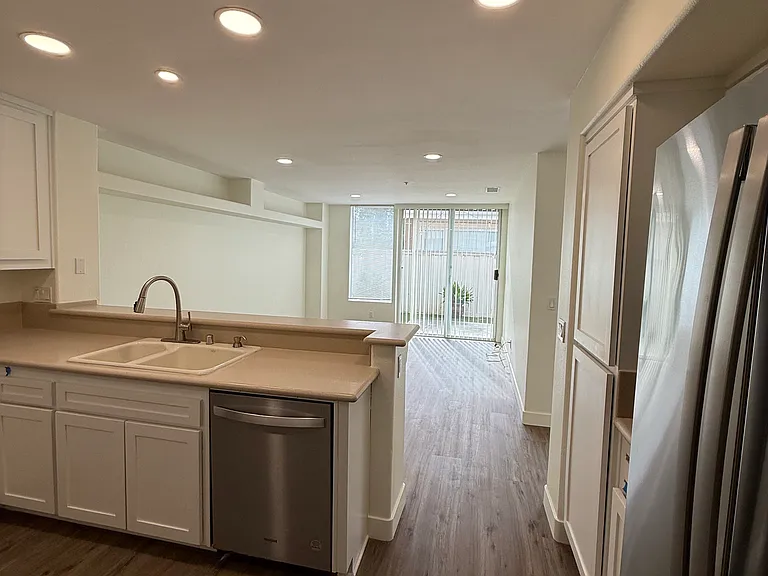 1828 Monserrat Way — Photo 35