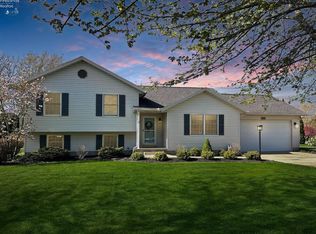 611 Heron Dr, Huron, OH 44839