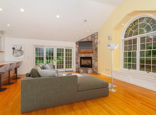 28 Constitution Rd, Lexington, MA 02421