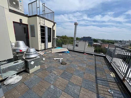 Rented by Delmark Realty LLC | media 32