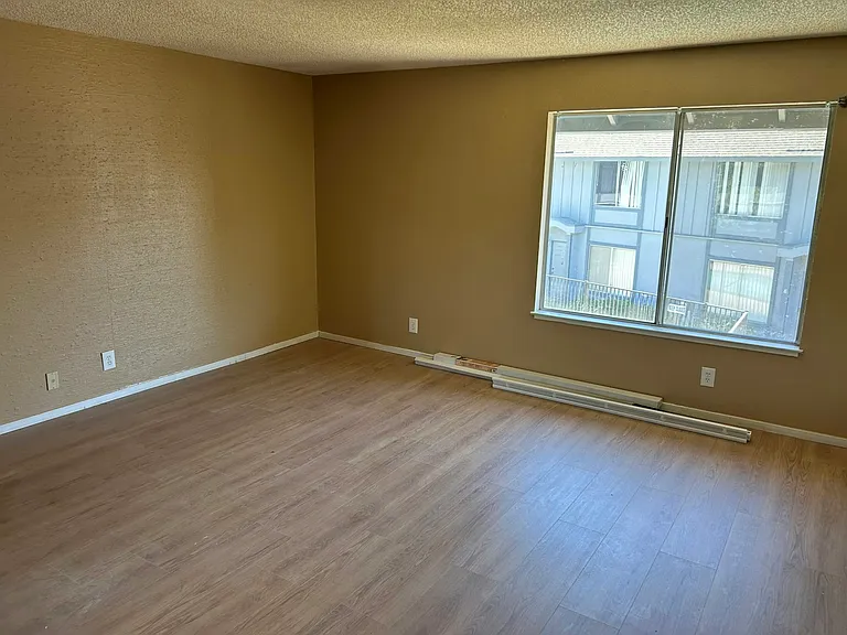 1351 Buckingham Way #23 — Photo 7