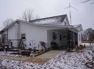 969 E 2800th Ave, Ramsey, IL 62080