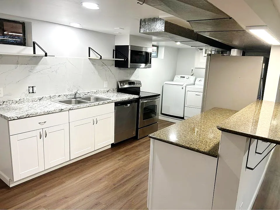6 bed, 2112 sqft, $2,775 — Photo 3