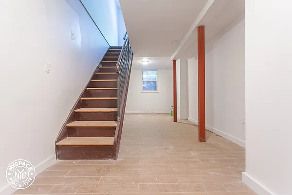 Rented by MySpaceNYC | media 18