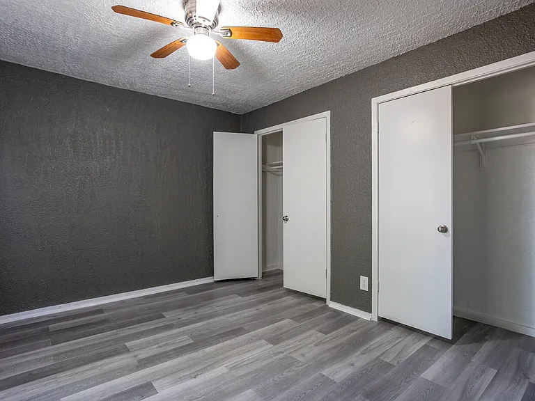 Garland Oaks Apartments — Photo 12