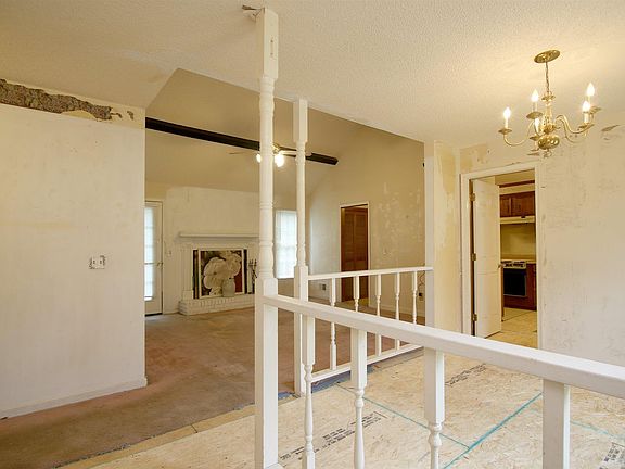 3rd image of 109 Parliament Dr