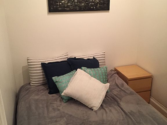 2nd image of 2111 N Hoyne Ave #1