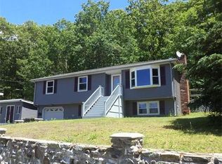 87 Edgewater Dr, Blackstone, MA 01504