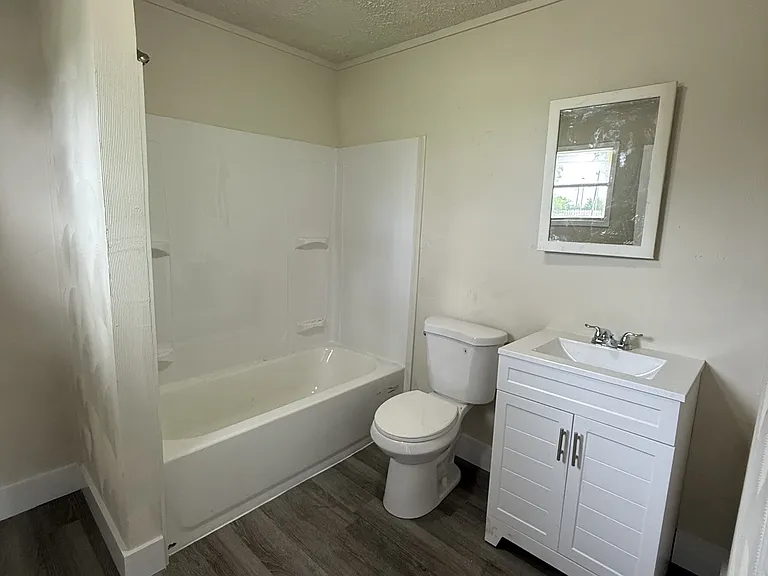 1303 Main St — Photo 7