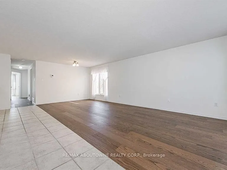 51 Boulder Cres #MAIN — Photo 3