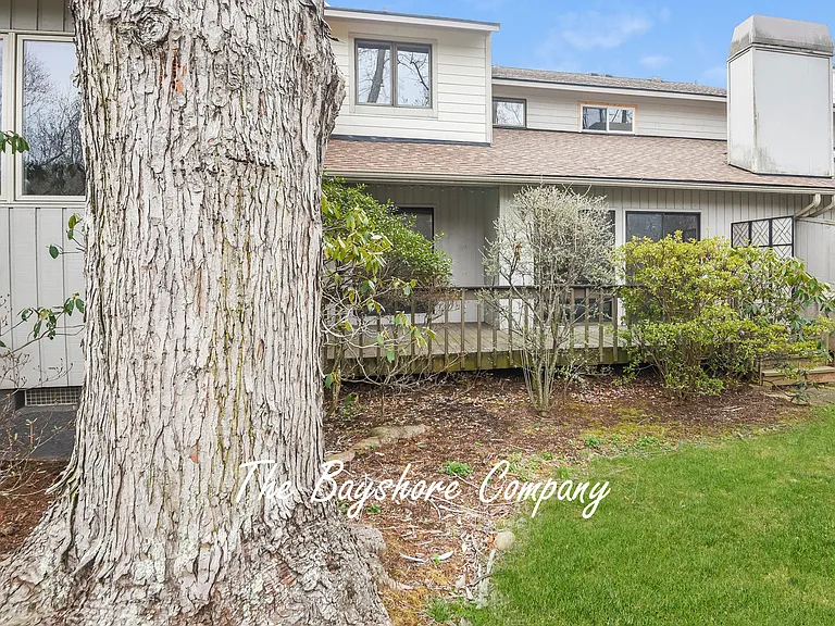 103 Deerlake Dr — Photo 1