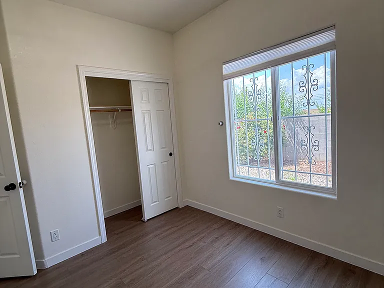 8735 Palomar Ave NE — Photo 21
