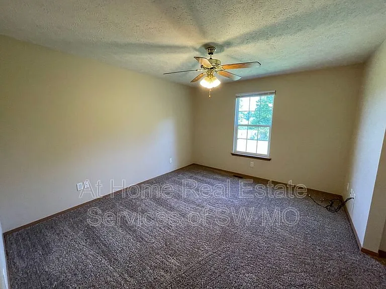 4305 W La Siesta St — Photo 5