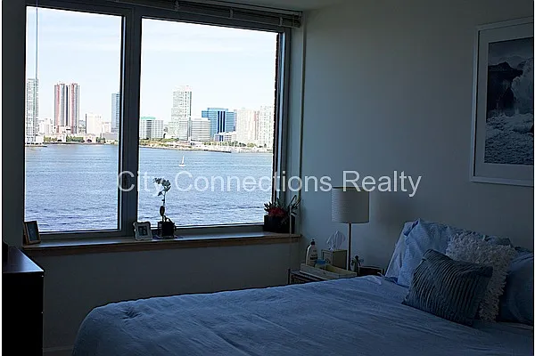 Rented by City Connections Realty | media 2