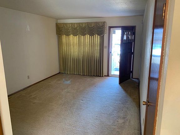 5th image of 600 Leslie Dr