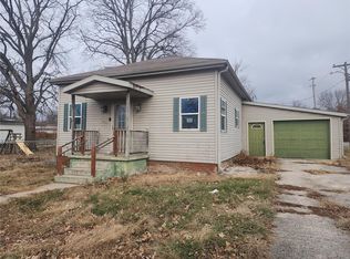 345 E North St, Roodhouse, IL 62082