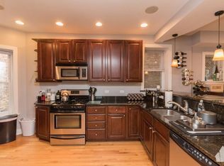 735 W Bittersweet Pl #2W, Chicago, IL 60613