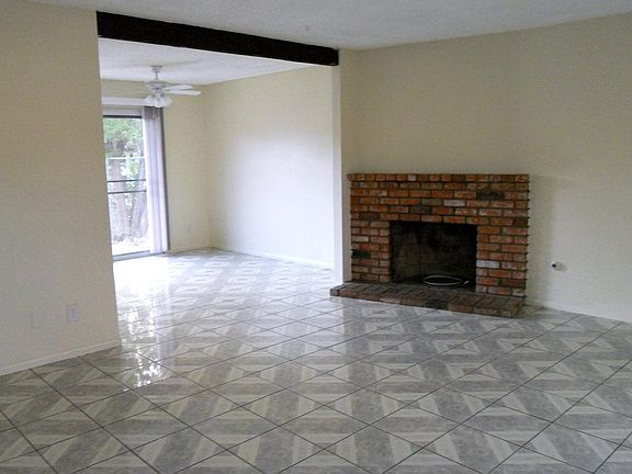 4th image of 590 E 3rd St