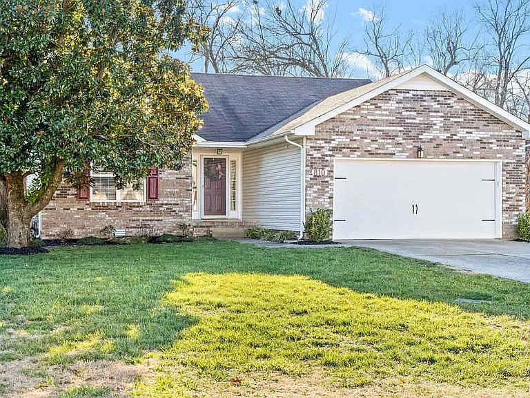 810 Buckhorn Dr — Photo 1