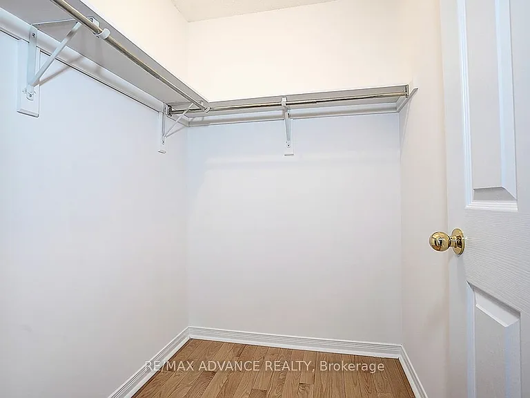 137 Laramie Cres — Photo 24
