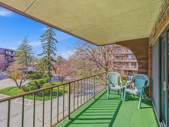 1002 Paradise Rd APT 3P, Swampscott, MA 01907