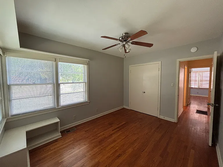 823 S Blakely St — Photo 15