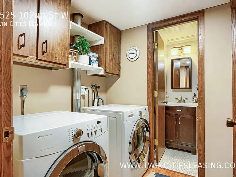 7525 W 102nd St — Photo 22