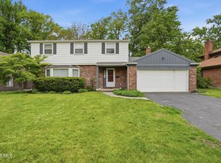 6926 Fredericksburg Dr, Sylvania, OH 43560