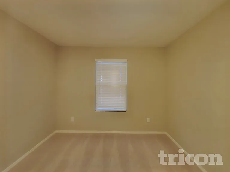 1704 Claireborne Ct — Photo 12