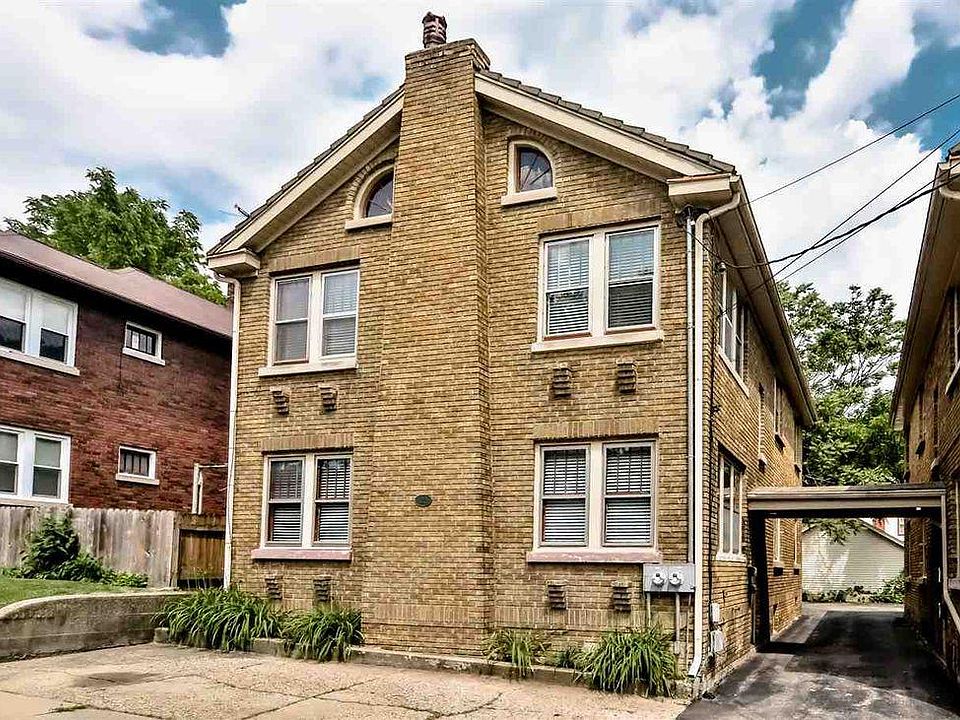 1st image of 122 S Chicago Ave