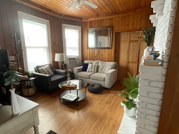 52 Park Ave APT 1, Bay Shore, NY 11706