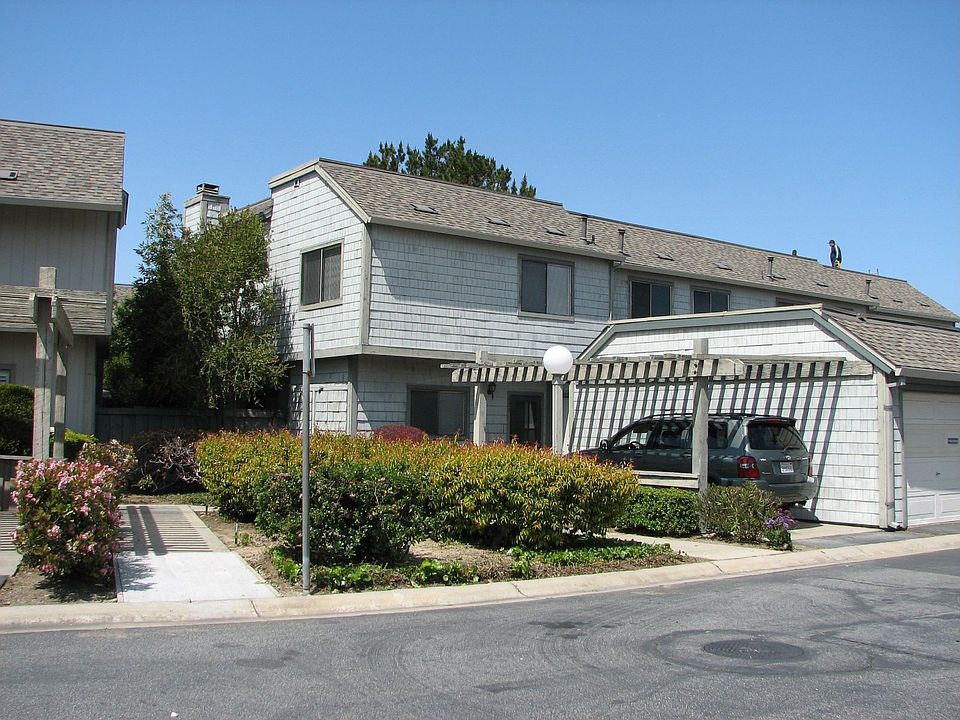 1st image of 809 Ram Ln