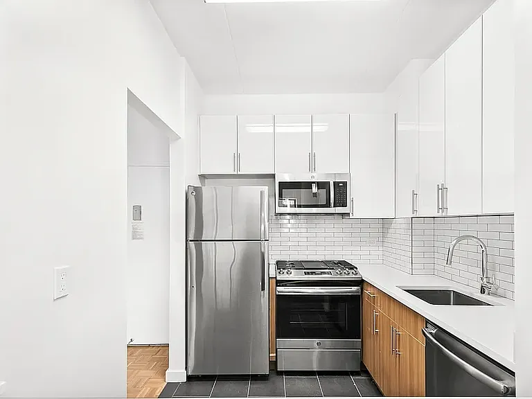 200 E 87th St #14A — Photo 3