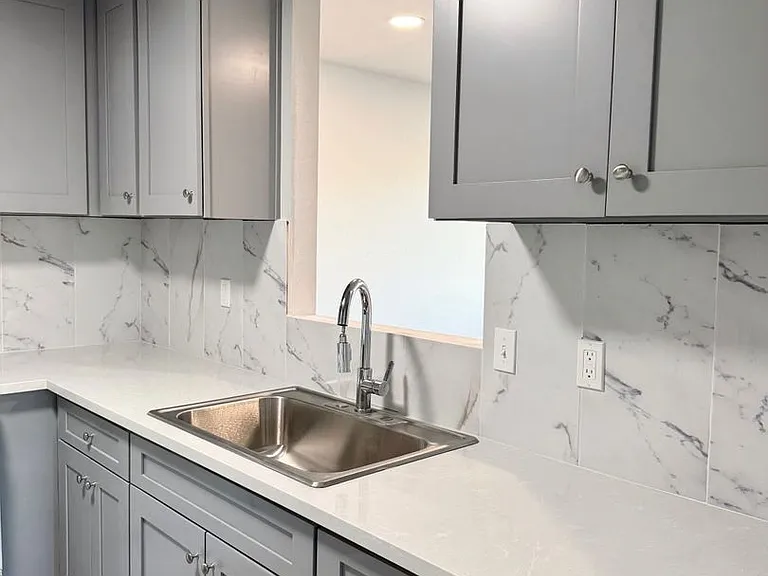 7330 Dumosa Ave — Photo 10