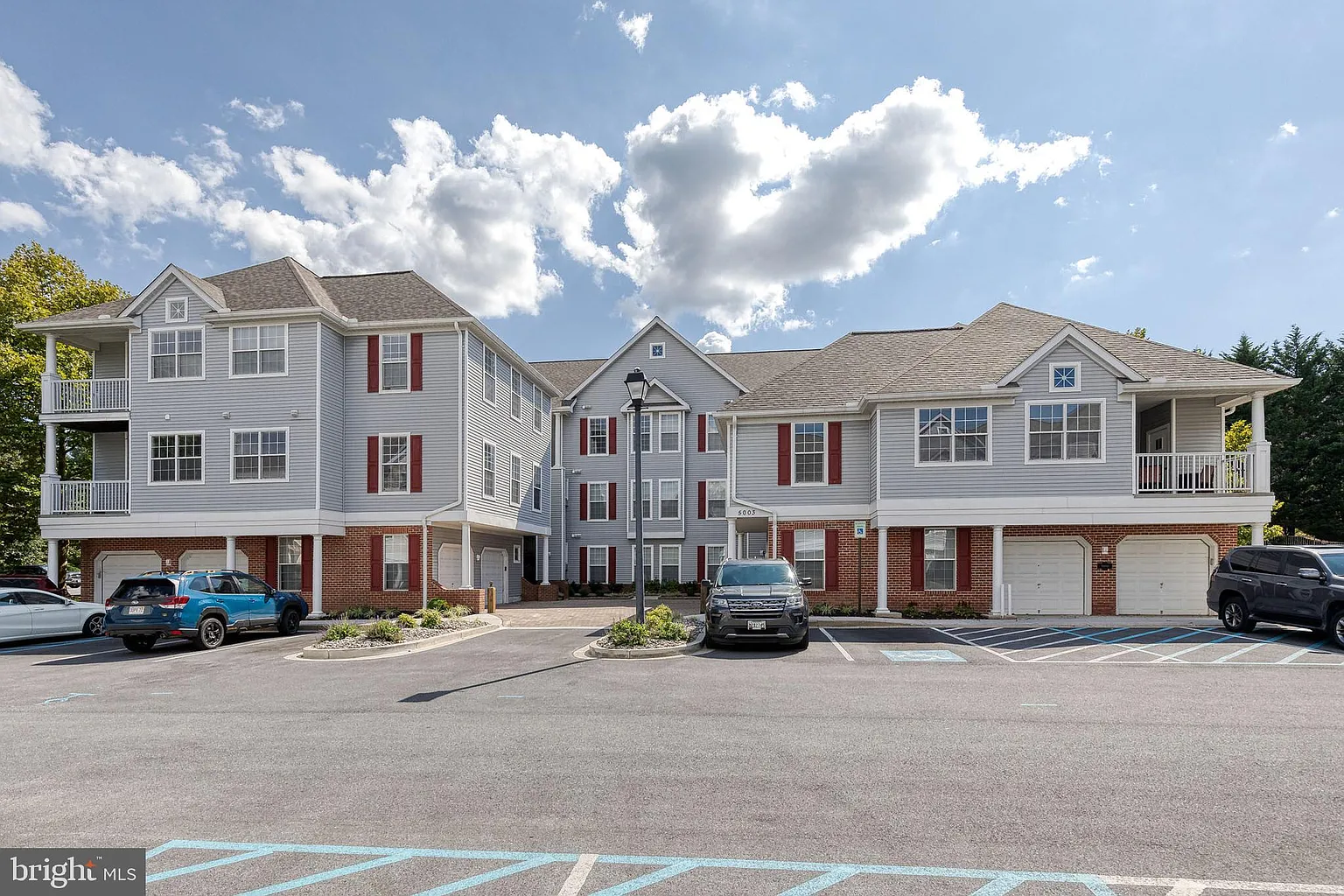 5003 Hollington Dr Unit 303 photo 1