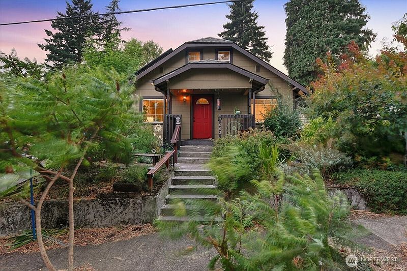 3rd image of 663 SW Utah Street