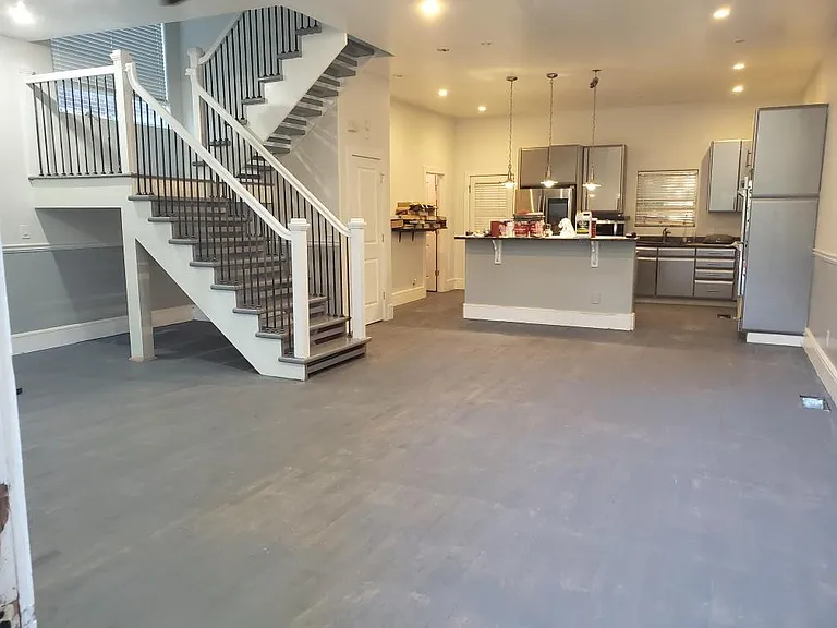 447 Ira St SW — Photo 3