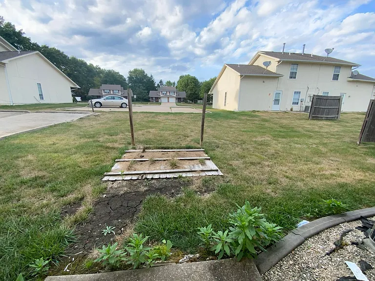 1605 Steamboat Ln — Photo 29