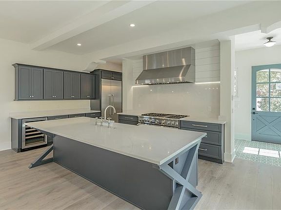 5th image of 111 E Rockwood Way