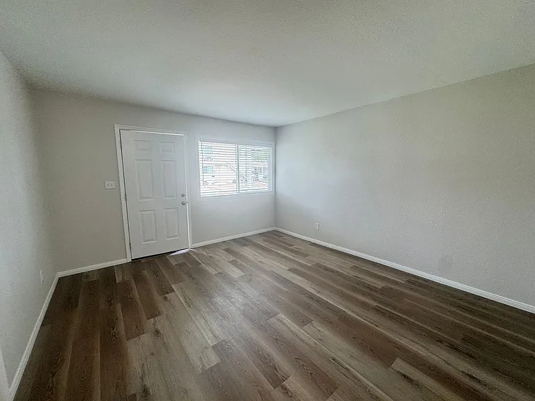 6150-52 Horton Dr — Photo 4