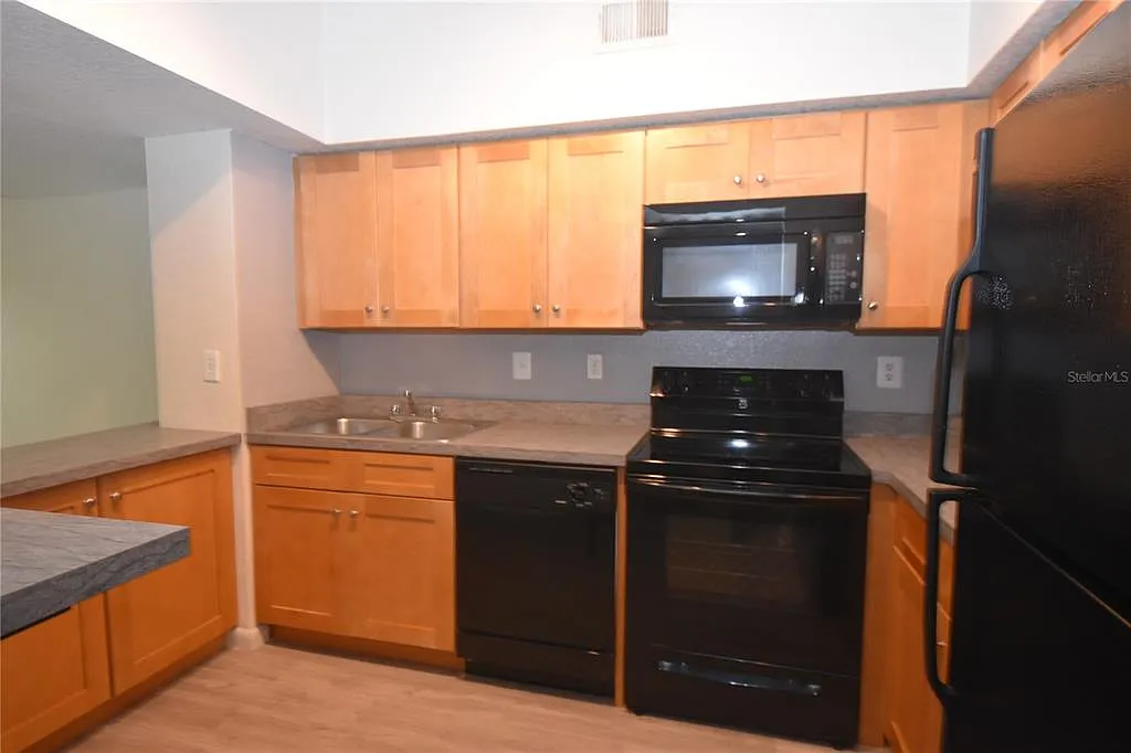 1 bed, 1.0 bath, 789 sqft, $1,750 — Photo 2