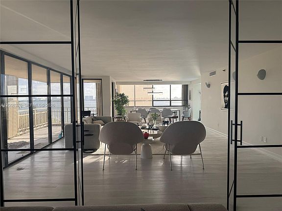 4th image of 11113 Biscayne Blvd Unit 558