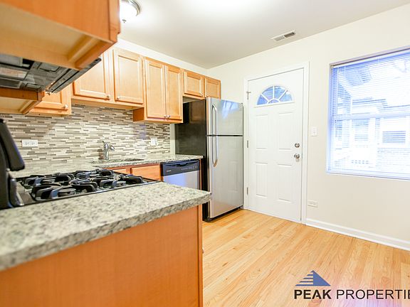 3rd image of 2103 W Berwyn Ave #2105-2S