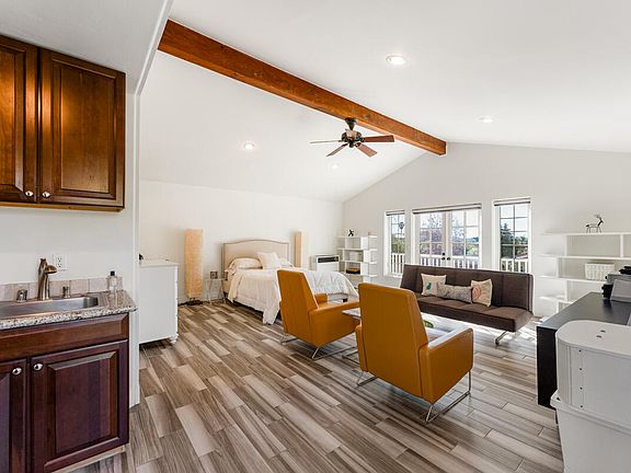 3rd image of 3080 Calle Fresno