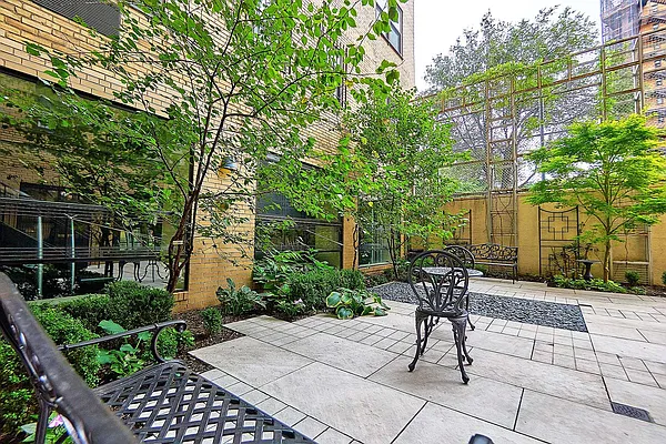 Rented by Keller Williams NYC | media 27