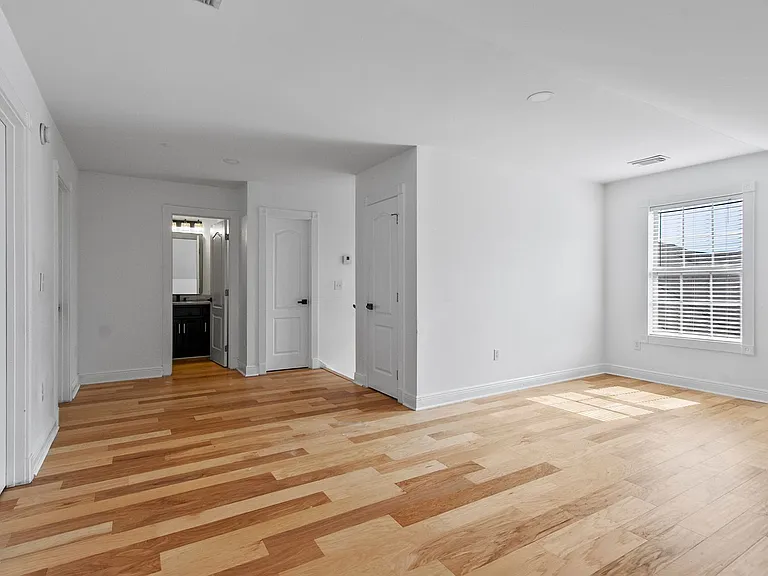 6337 Bryant Cir — Photo 13