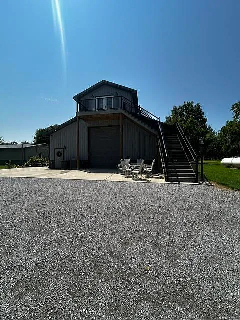 1 bed, 1.5 bath, 1600 sqft, $1,900 — Photo 3
