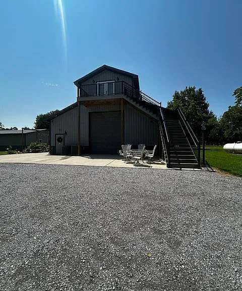 1416 Fisher Rd — Photo 3