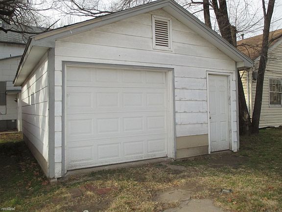 3. 128 W Gilbert, Garage